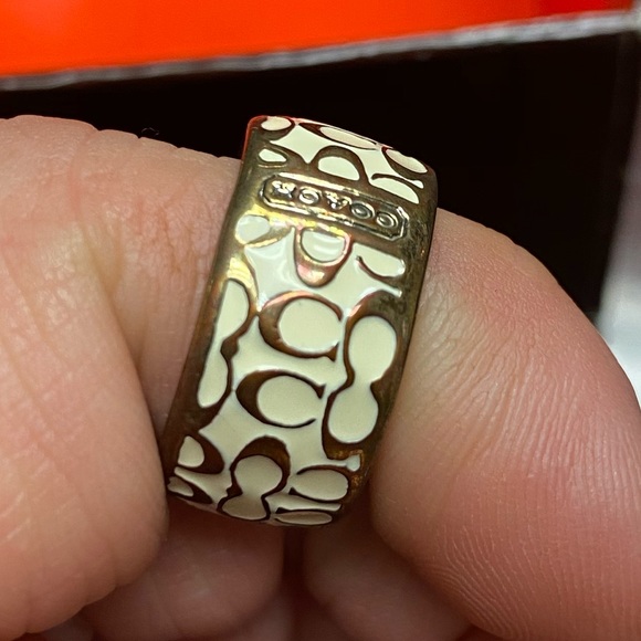 Coach Ring - Picture 1 of 4